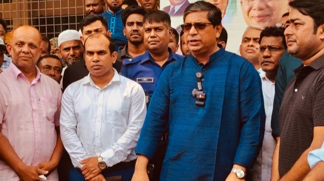 জ্বালানি তেলের সরবরাহ স্বাভাবিক, আতঙ্কের কিছু নেই: প্রতিমন্ত্রী মীর শাহে আলম
