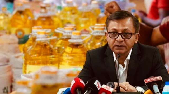 বাজারে ভোজ্যতেলের পর্যাপ্ত সরবরাহ রয়েছে, আতঙ্কের কারণ নেই: বাণিজ্যমন্ত্রী